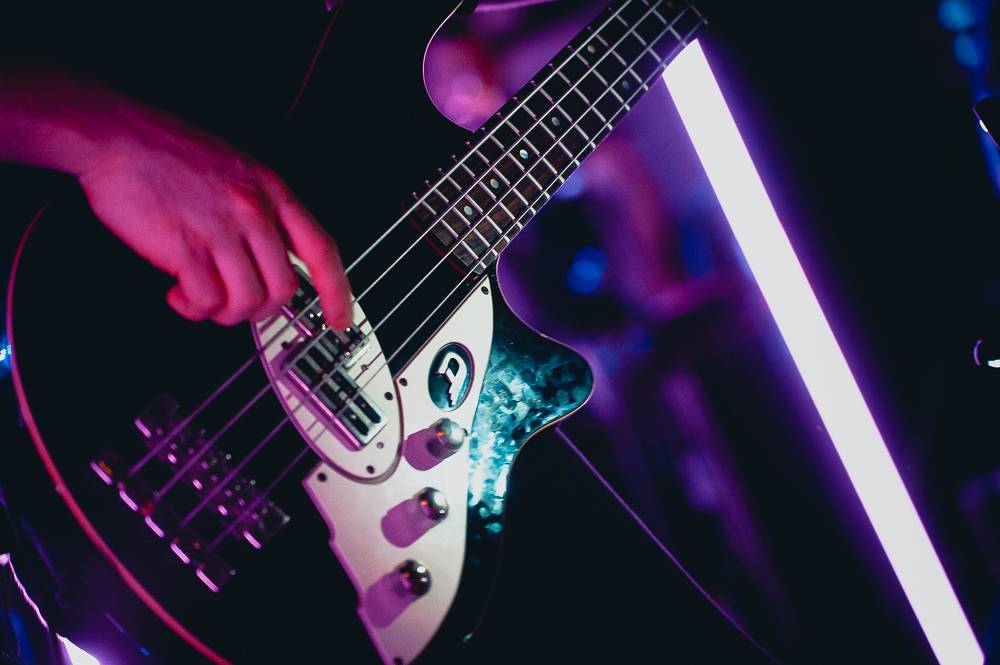 Walking On Cars předvedli strhující jízdu ve vyprodaném Rock Café