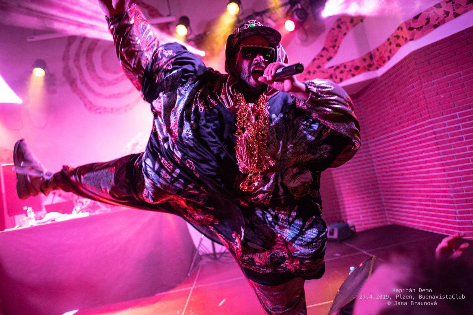 Kapitán Demo pokřtil vyprodaný 