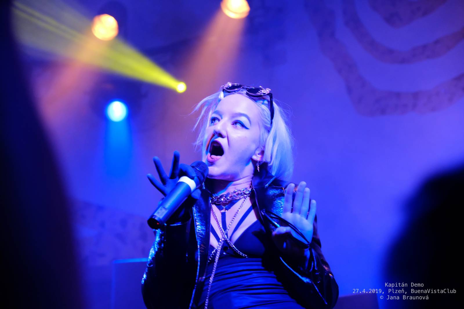 Kapitán Demo pokřtil vyprodaný 