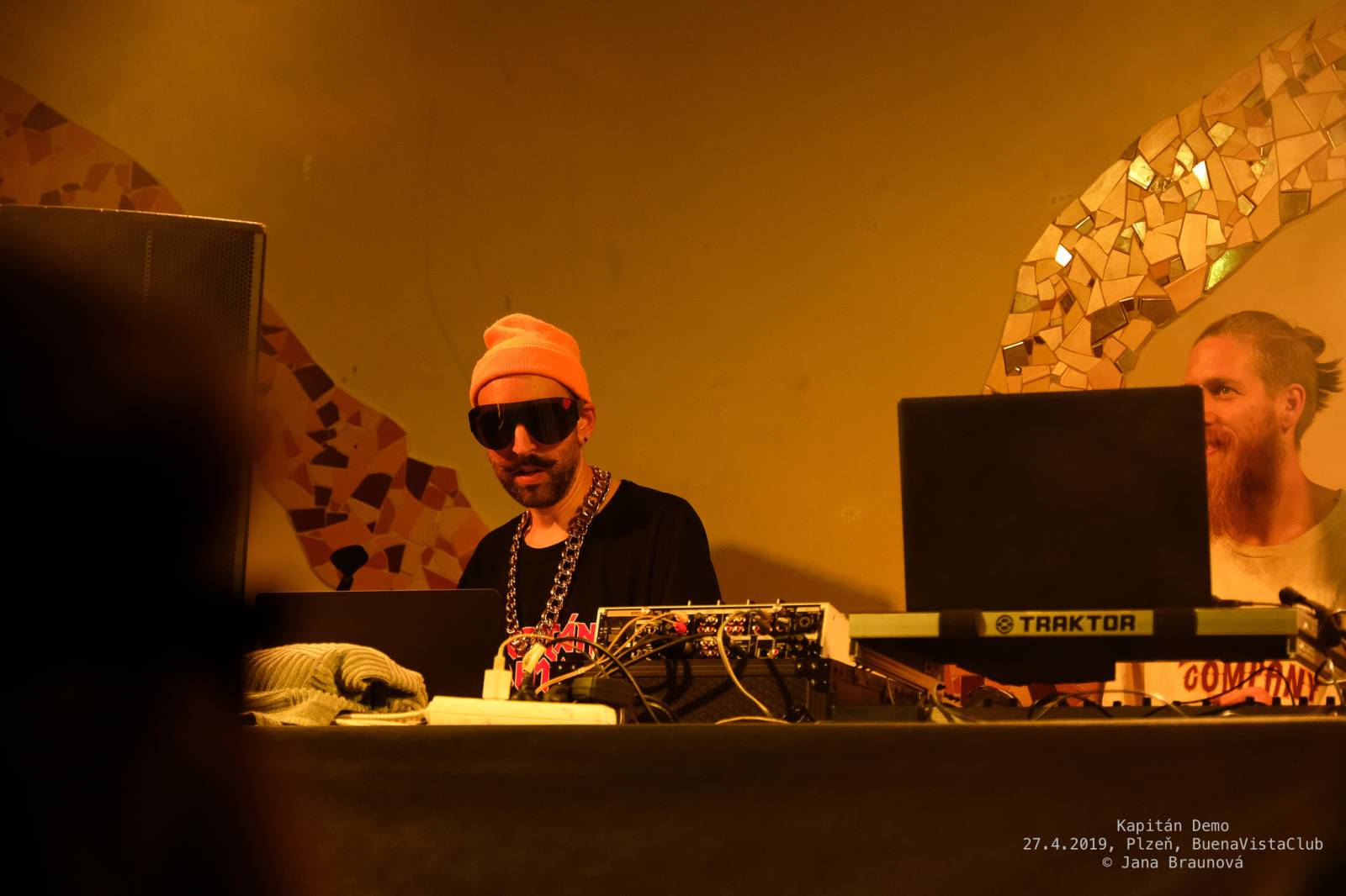 Kapitán Demo pokřtil vyprodaný 