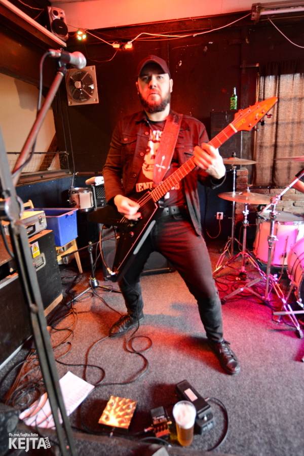 Na festivalu Punx And Summer v Modré Vopici zahrála i punková legenda Šanov 1. Vystoupili také RV4 nebo TASS