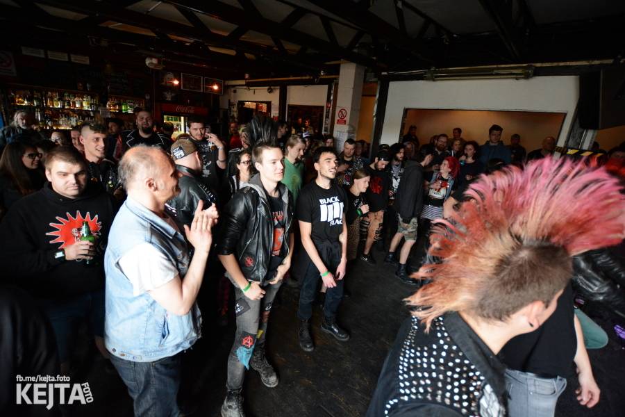 Na festivalu Punx And Summer v Modré Vopici zahrála i punková legenda Šanov 1. Vystoupili také RV4 nebo TASS