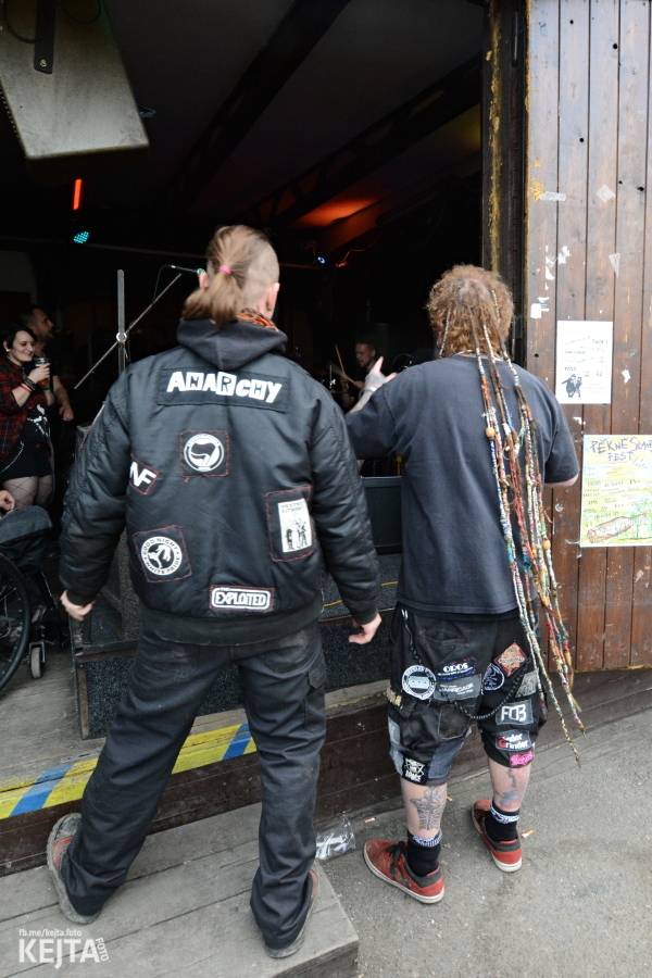 Na festivalu Punx And Summer v Modré Vopici zahrála i punková legenda Šanov 1. Vystoupili také RV4 nebo TASS