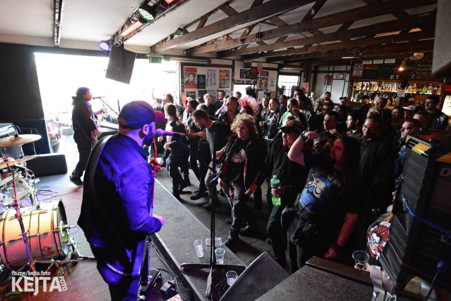 Na festivalu Punx And Summer v Modré Vopici zahrála i punková legenda Šanov 1. Vystoupili také RV4 nebo TASS