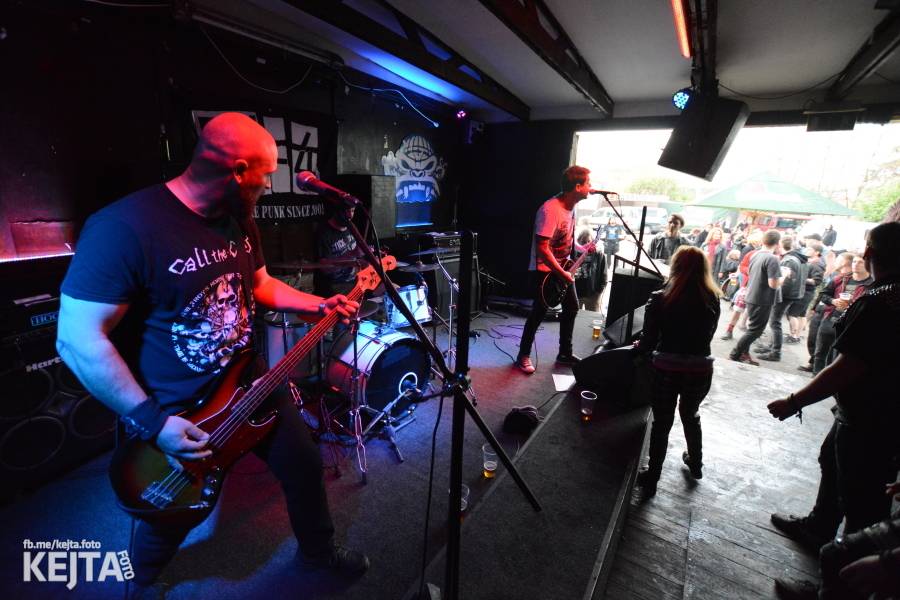 Na festivalu Punx And Summer v Modré Vopici zahrála i punková legenda Šanov 1. Vystoupili také RV4 nebo TASS