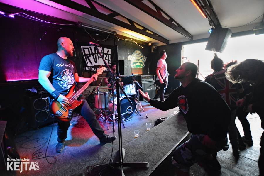 Na festivalu Punx And Summer v Modré Vopici zahrála i punková legenda Šanov 1. Vystoupili také RV4 nebo TASS