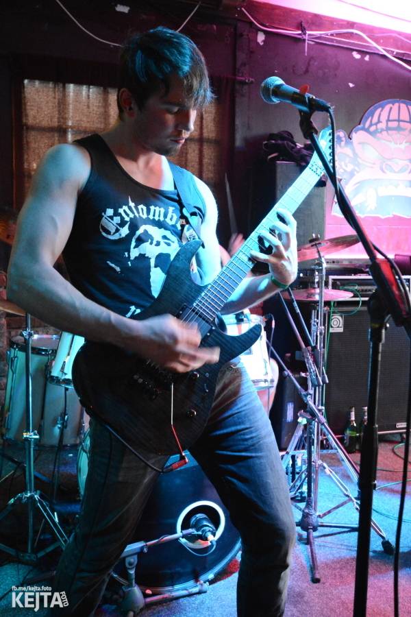 Na festivalu Punx And Summer v Modré Vopici zahrála i punková legenda Šanov 1. Vystoupili také RV4 nebo TASS