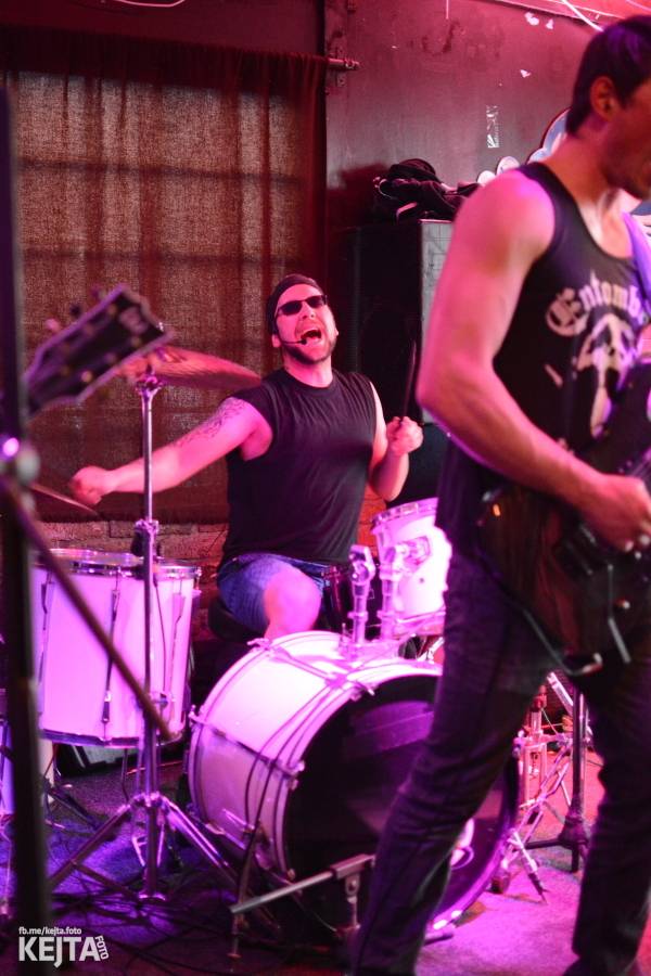 Na festivalu Punx And Summer v Modré Vopici zahrála i punková legenda Šanov 1. Vystoupili také RV4 nebo TASS