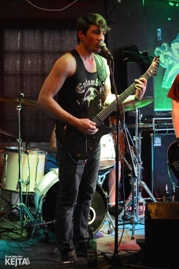 Na festivalu Punx And Summer v Modré Vopici zahrála i punková legenda Šanov 1. Vystoupili také RV4 nebo TASS