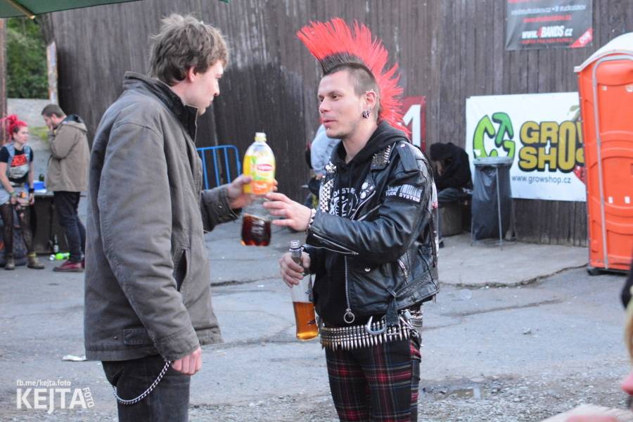Na festivalu Punx And Summer v Modré Vopici zahrála i punková legenda Šanov 1. Vystoupili také RV4 nebo TASS