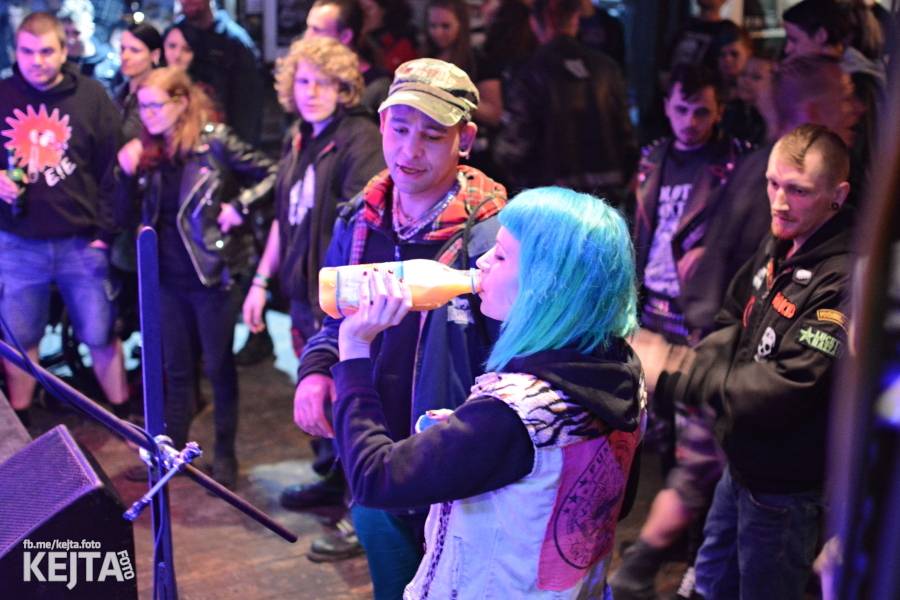 Na festivalu Punx And Summer v Modré Vopici zahrála i punková legenda Šanov 1. Vystoupili také RV4 nebo TASS