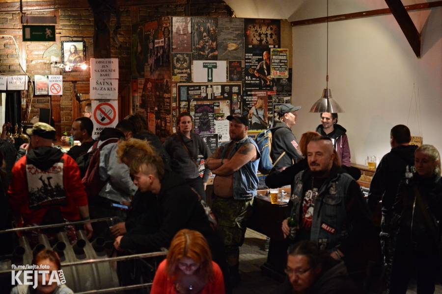 Na festivalu Punx And Summer v Modré Vopici zahrála i punková legenda Šanov 1. Vystoupili také RV4 nebo TASS