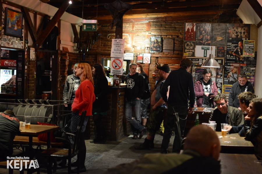 Na festivalu Punx And Summer v Modré Vopici zahrála i punková legenda Šanov 1. Vystoupili také RV4 nebo TASS