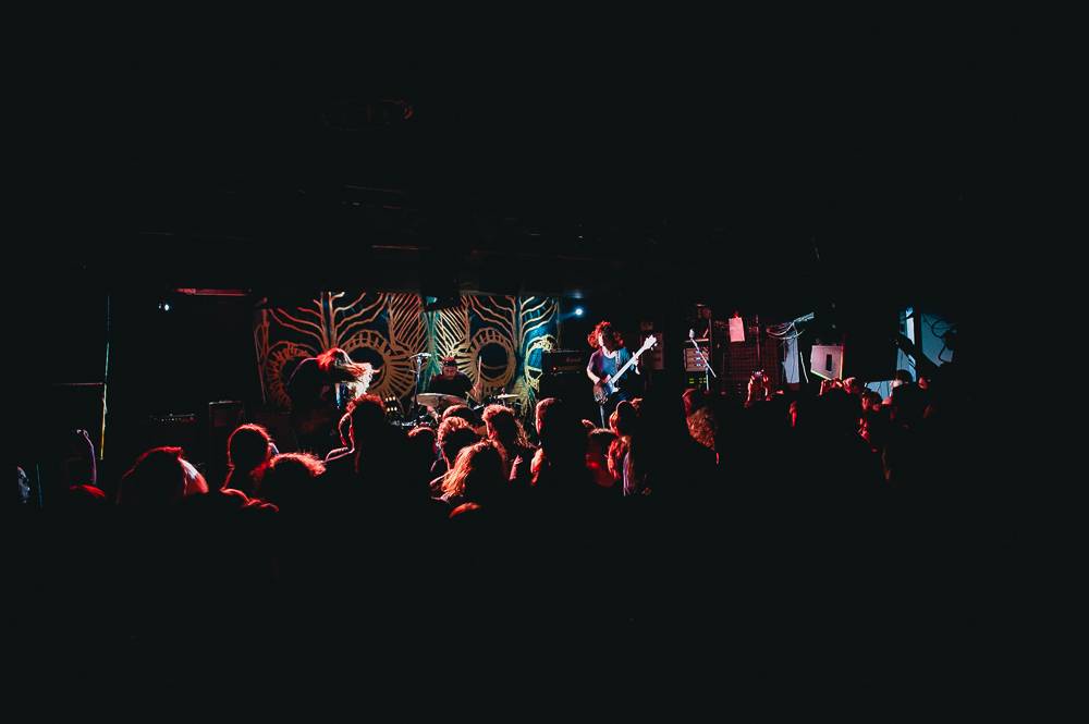 All Them Witches obstarali v Rock Café pomyslné pálení čarodějnic