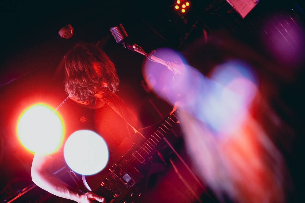 All Them Witches obstarali v Rock Café pomyslné pálení čarodějnic