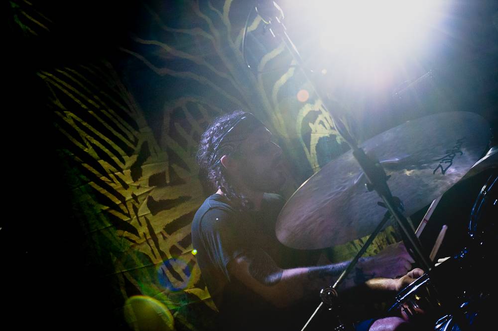 All Them Witches obstarali v Rock Café pomyslné pálení čarodějnic