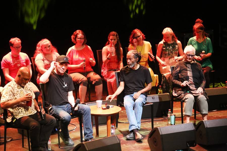 Bobby McFerrin v Brně rozezpíval celé Sono