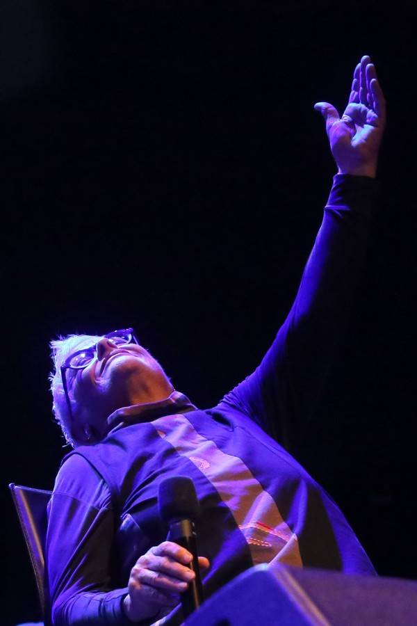 Bobby McFerrin v Brně rozezpíval celé Sono