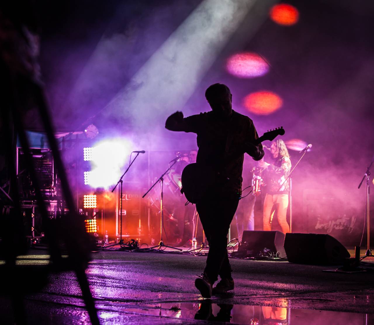 Plzeňský Majáles zlobily rozmary počasí, Kryštof přivezl malý Strahov, zahráli i Mirai nebo Marek Ztracený