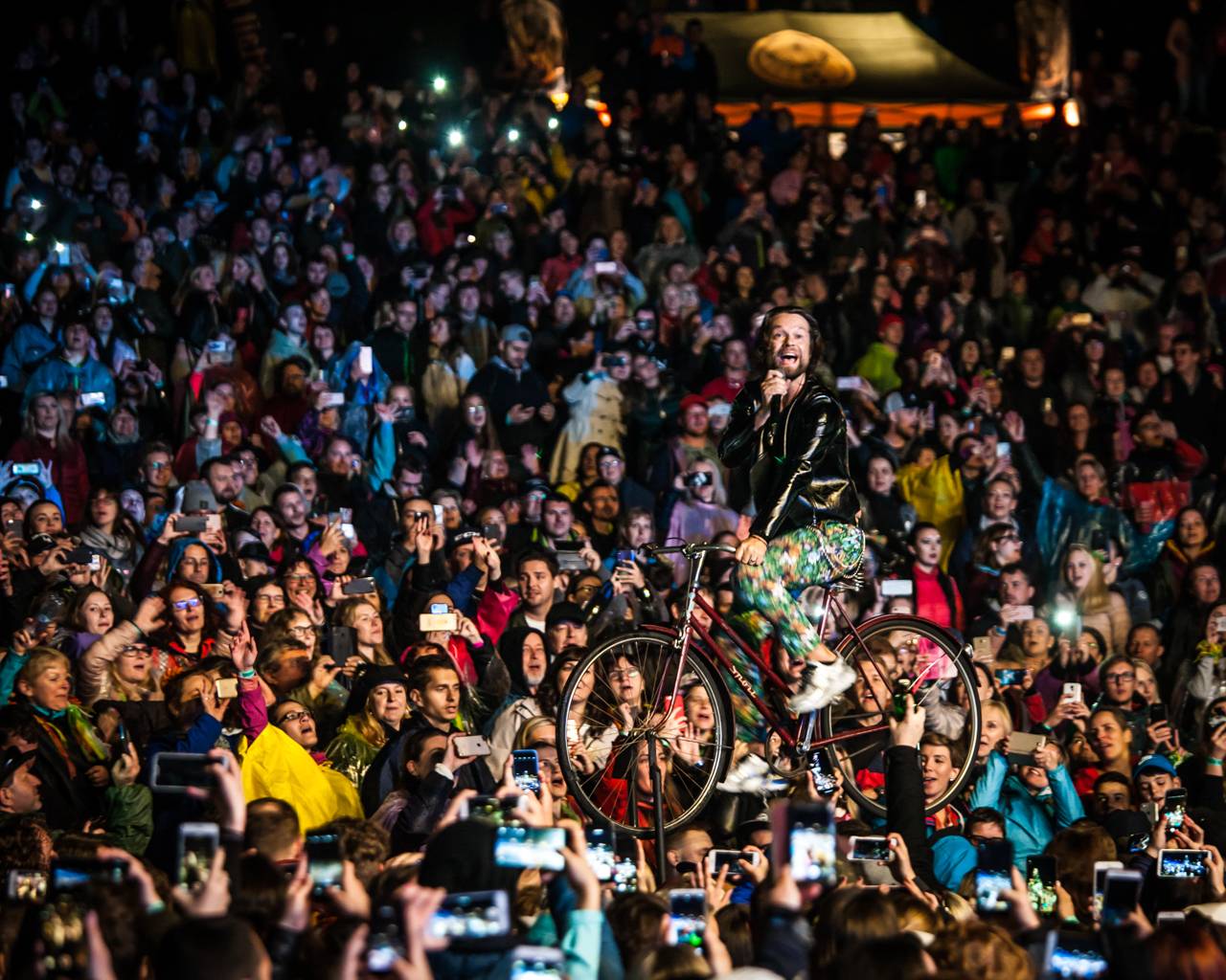 Plzeňský Majáles zlobily rozmary počasí, Kryštof přivezl malý Strahov, zahráli i Mirai nebo Marek Ztracený
