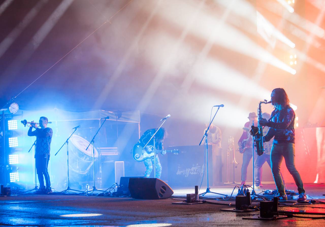 Plzeňský Majáles zlobily rozmary počasí, Kryštof přivezl malý Strahov, zahráli i Mirai nebo Marek Ztracený