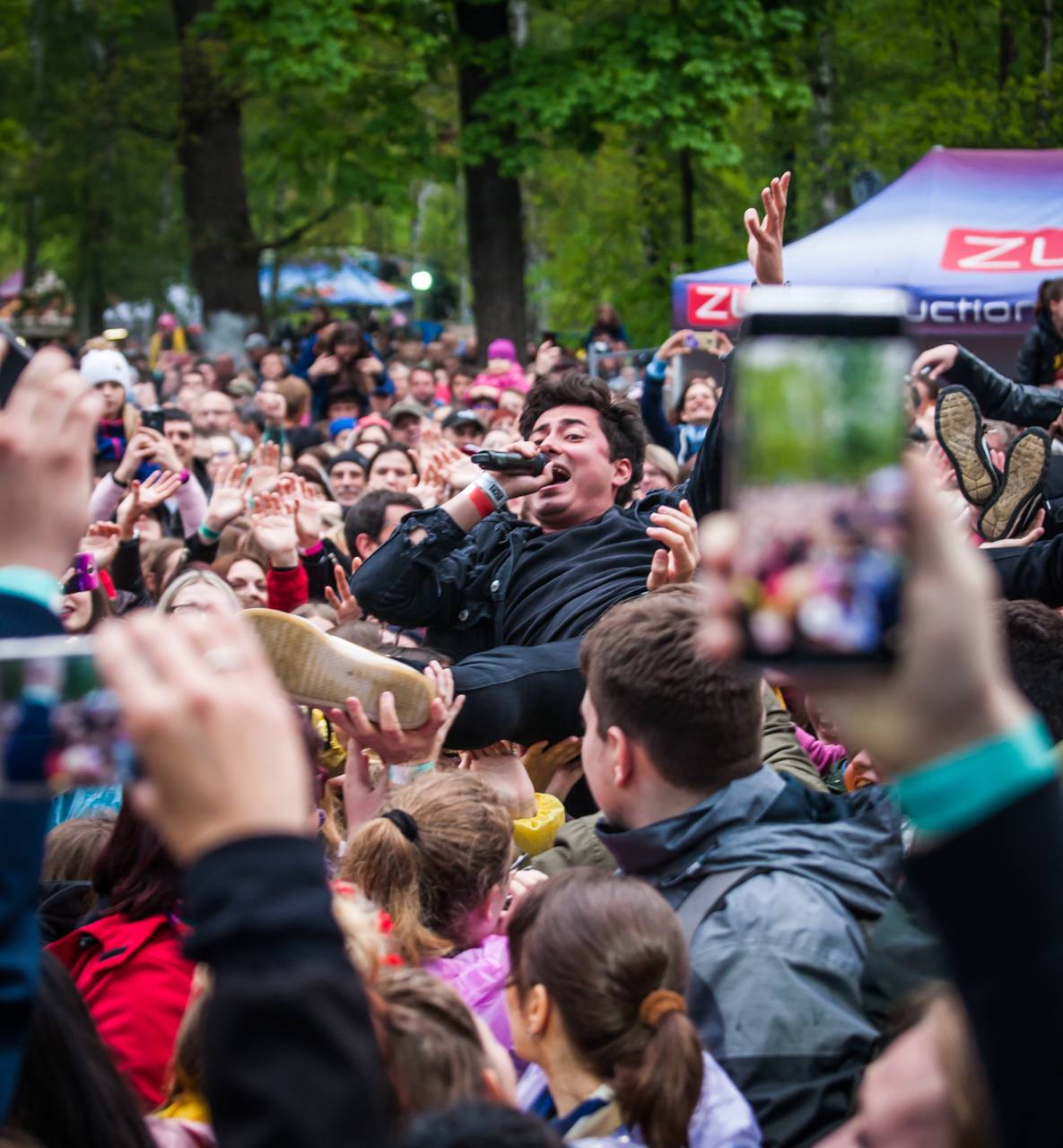 Plzeňský Majáles zlobily rozmary počasí, Kryštof přivezl malý Strahov, zahráli i Mirai nebo Marek Ztracený