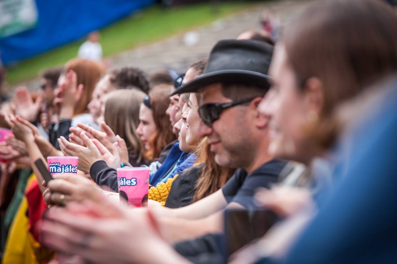 Plzeňský Majáles zlobily rozmary počasí, Kryštof přivezl malý Strahov, zahráli i Mirai nebo Marek Ztracený