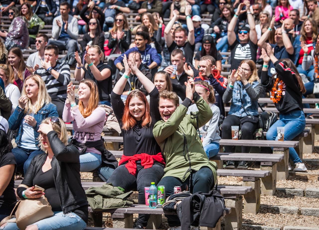 Plzeňský Majáles zlobily rozmary počasí, Kryštof přivezl malý Strahov, zahráli i Mirai nebo Marek Ztracený