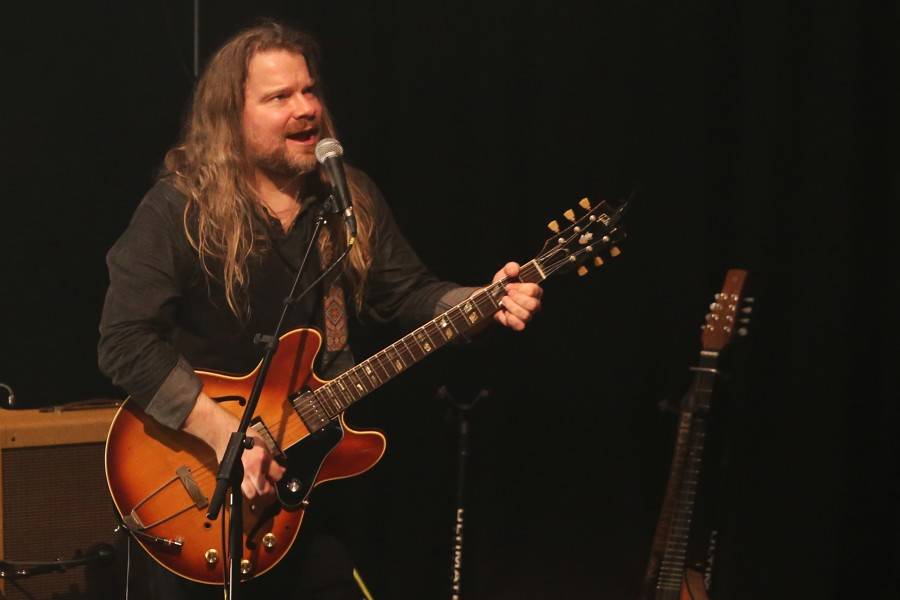 Brněnskému Sonu popřál k narozeninám Glen Hansard, přivezl tříhodinový koncert