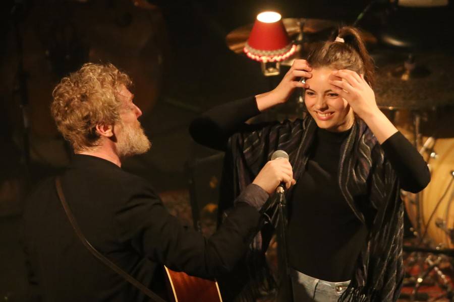 Brněnskému Sonu popřál k narozeninám Glen Hansard, přivezl tříhodinový koncert