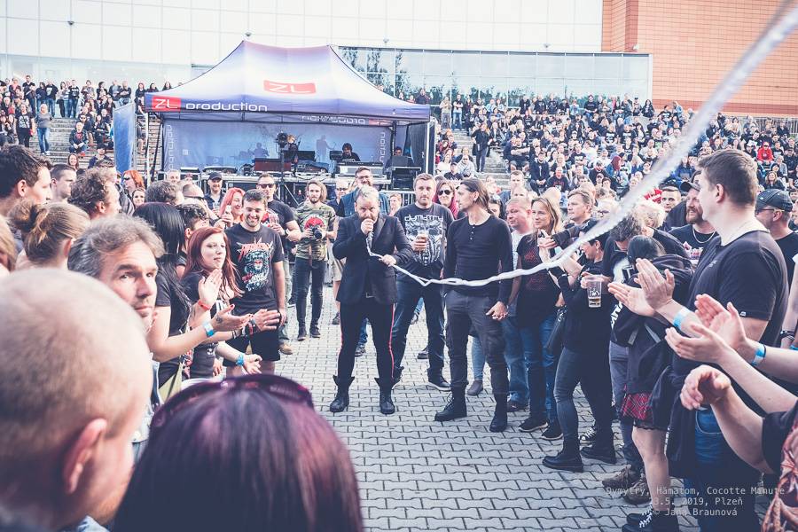 Dymytry zavítali S nadějí do Plzně. Na monstrózním open airu vystoupili také Cocotte Minute a němečtí Hämatom