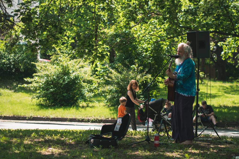 Festival Mezi ploty opět přilákal tisícovky návštěvníků, hráli Xindl X, Wohnout, Vypsaná fixa nebo Divokej Bill
