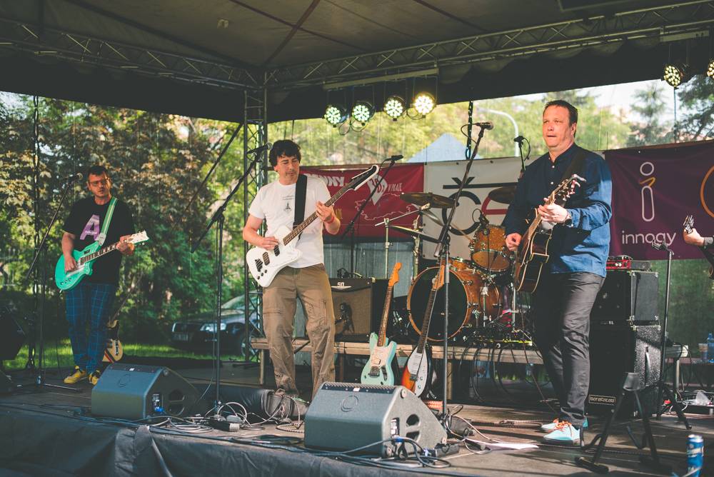 Festival Mezi ploty opět přilákal tisícovky návštěvníků, hráli Xindl X, Wohnout, Vypsaná fixa nebo Divokej Bill