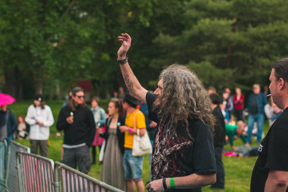 Festival Mezi ploty opět přilákal tisícovky návštěvníků, hráli Xindl X, Wohnout, Vypsaná fixa nebo Divokej Bill