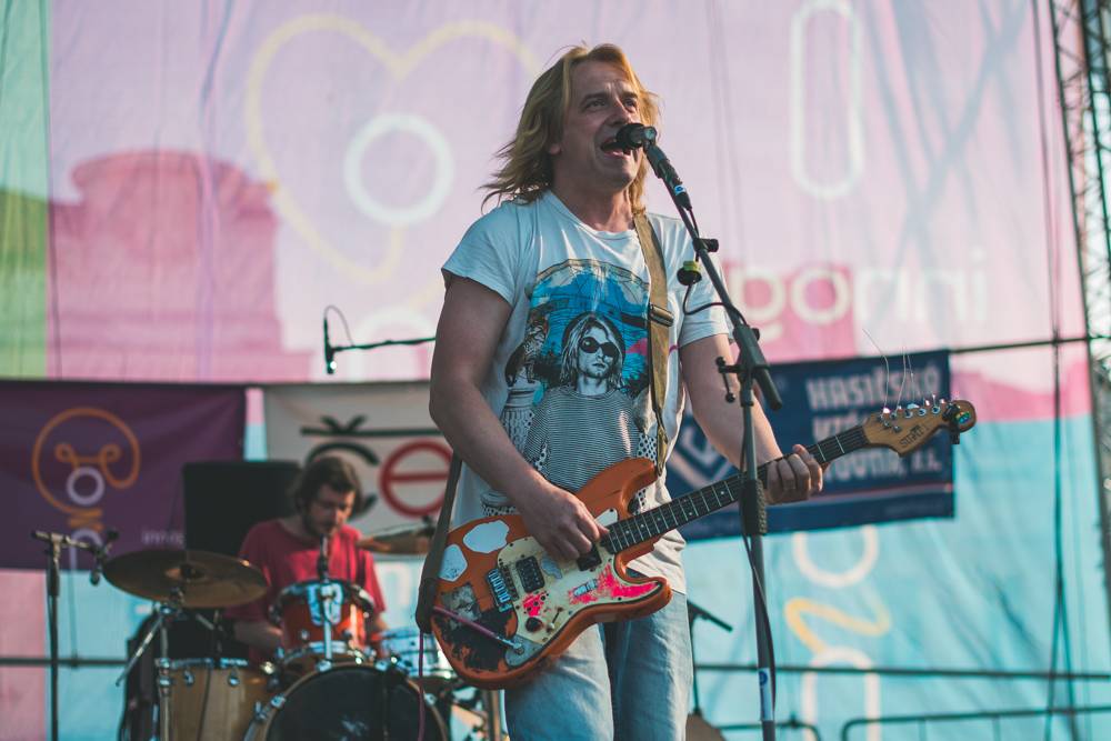 Festival Mezi ploty opět přilákal tisícovky návštěvníků, hráli Xindl X, Wohnout, Vypsaná fixa nebo Divokej Bill