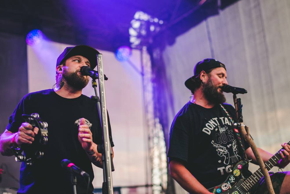 Festival Mezi ploty opět přilákal tisícovky návštěvníků, hráli Xindl X, Wohnout, Vypsaná fixa nebo Divokej Bill