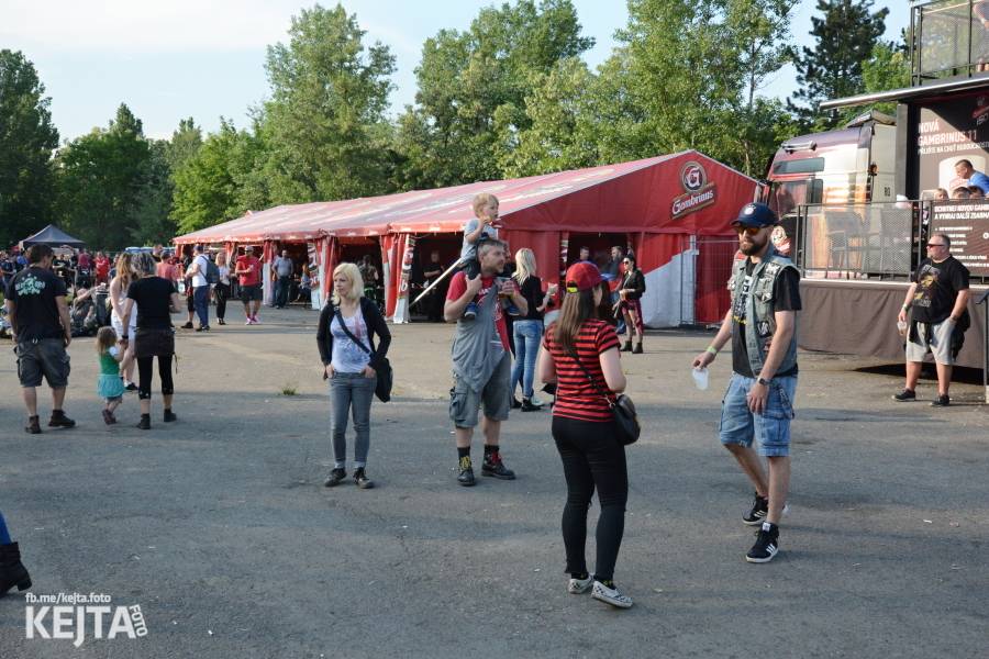 Tři sestry završili narozeninové oslavy na Braníku. Zahráli také Doctor P.P. nebo E!E