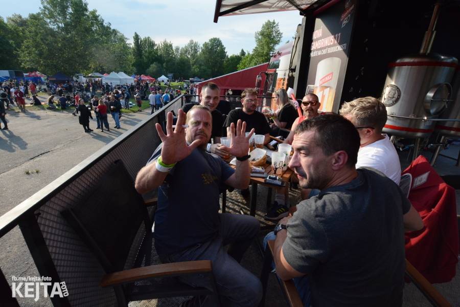 Tři sestry završili narozeninové oslavy na Braníku. Zahráli také Doctor P.P. nebo E!E