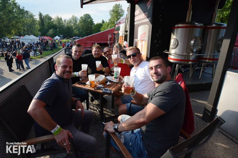 Tři sestry završili narozeninové oslavy na Braníku. Zahráli také Doctor P.P. nebo E!E