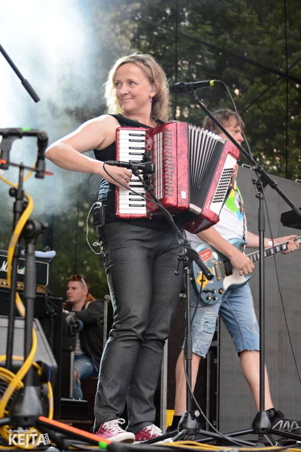 Tři sestry završili narozeninové oslavy na Braníku. Zahráli také Doctor P.P. nebo E!E