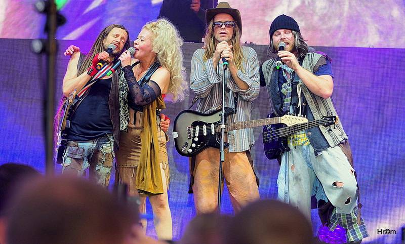 90s Explosion v Praze: Výstaviště se změnilo v diskotéku devadesátých let. Vystoupili Ace Of Base nebo Twenty 4 Seven 