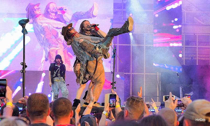 90s Explosion v Praze: Výstaviště se změnilo v diskotéku devadesátých let. Vystoupili Ace Of Base nebo Twenty 4 Seven 