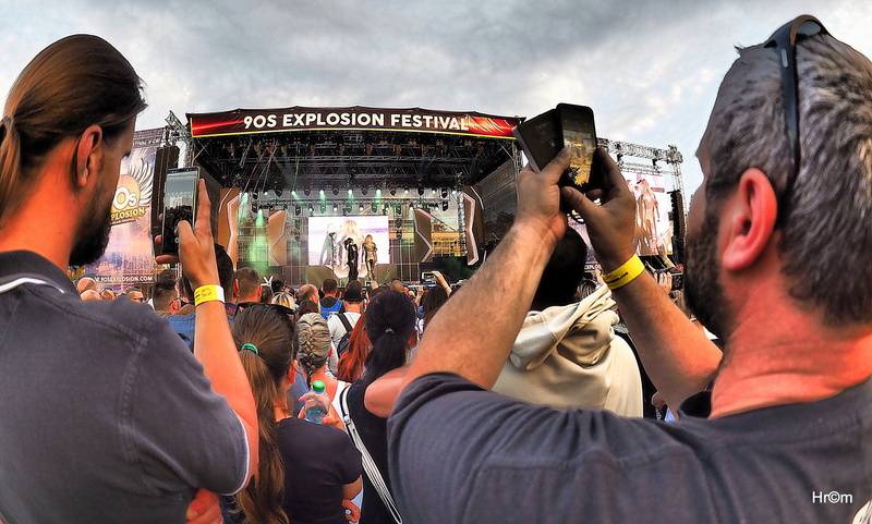 90s Explosion v Praze: Výstaviště se změnilo v diskotéku devadesátých let. Vystoupili Ace Of Base nebo Twenty 4 Seven 