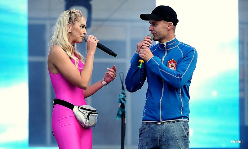 90s Explosion v Praze: Výstaviště se změnilo v diskotéku devadesátých let. Vystoupili Ace Of Base nebo Twenty 4 Seven 