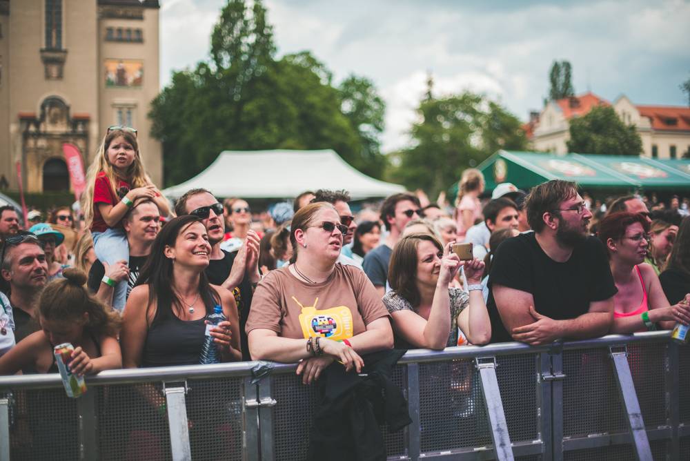 Hvězdami druhého dne festivalu Mezi ploty byli v Bohnicích Barbora Poláková, Mňága a Žďorp nebo Rybičky 48