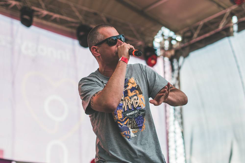 Hvězdami druhého dne festivalu Mezi ploty byli v Bohnicích Barbora Poláková, Mňága a Žďorp nebo Rybičky 48