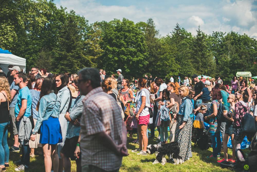 Hvězdami druhého dne festivalu Mezi ploty byli v Bohnicích Barbora Poláková, Mňága a Žďorp nebo Rybičky 48