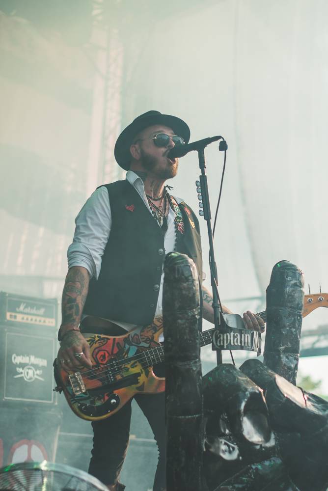 Hvězdami druhého dne festivalu Mezi ploty byli v Bohnicích Barbora Poláková, Mňága a Žďorp nebo Rybičky 48