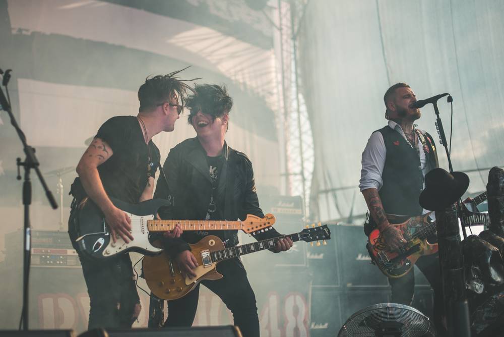 Hvězdami druhého dne festivalu Mezi ploty byli v Bohnicích Barbora Poláková, Mňága a Žďorp nebo Rybičky 48