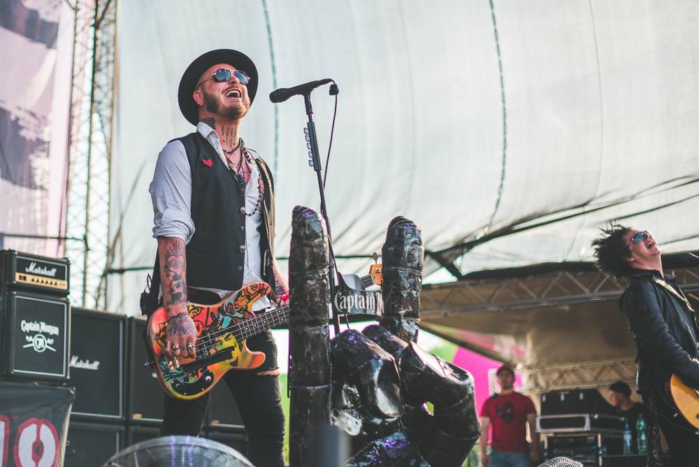 Hvězdami druhého dne festivalu Mezi ploty byli v Bohnicích Barbora Poláková, Mňága a Žďorp nebo Rybičky 48